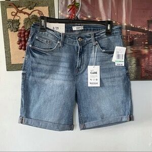 New Kensie Jean Short Blue 8/29 inseam 7” (G12)